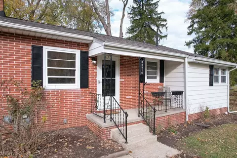 38810 Harmondale Dr, Willoughby, OH 44094 photo 4