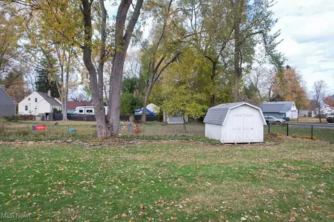 38810 Harmondale Dr, Willoughby, OH 44094 photo 7