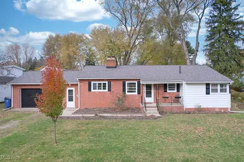 38810 Harmondale Dr, Willoughby, OH 44094