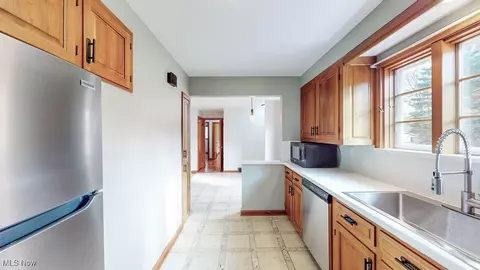 38810 Harmondale Dr, Willoughby, OH 44094 photo 19