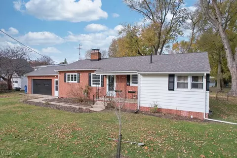 38810 Harmondale Dr, Willoughby, OH 44094 photo 3