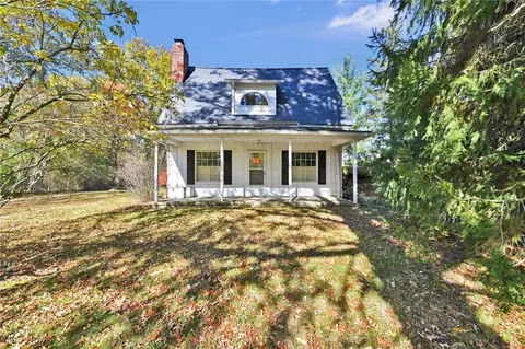 397 W Steels Corners Rd, Cuyahoga Falls, OH 44223