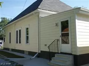 Exterior - 925 E St, Lorain, OH 44052 photo 1 of 2