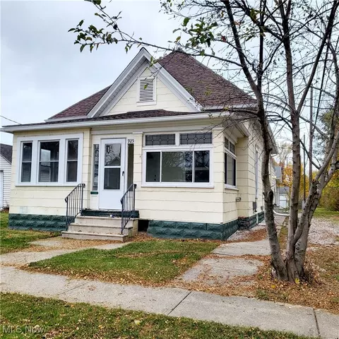Other - 925 E St, Lorain, OH 44052 photo 2 of 31