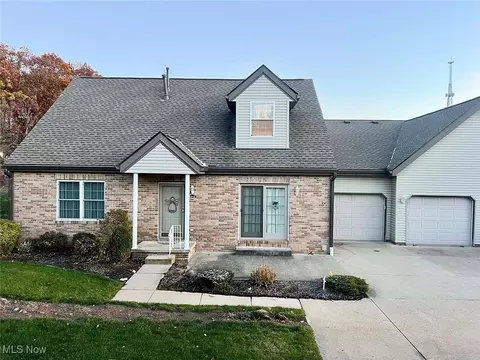 1512 Cambridge Ave SW, North Canton, OH 44709