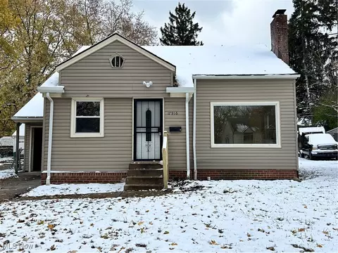 17916 North Blvd, Maple Heights, OH 44137