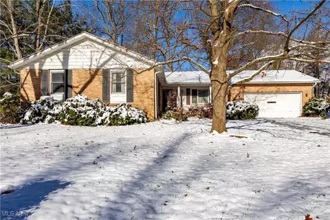 1799 Oak Hill Dr, Kent, OH 44240