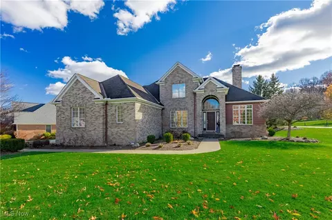 7790 Victoria Cir, Independence, OH 44131