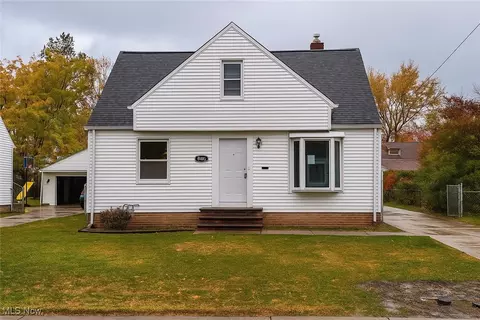 30325 Mildred Dr, Willowick, OH 44095