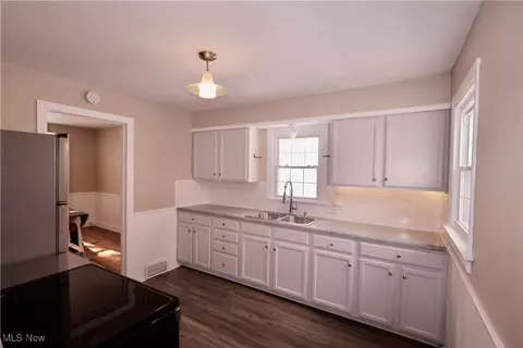 Entry Way - 190 Melrose Ave, Boardman, OH 44512 photo 1 of 1
