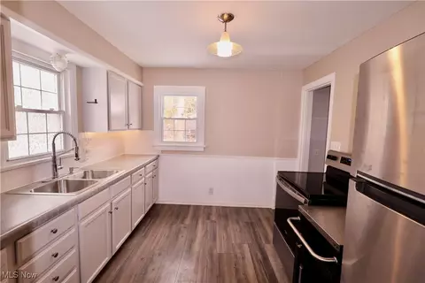 Kitchen - 190 Melrose Ave, Boardman, OH 44512 photo 1 of 2
