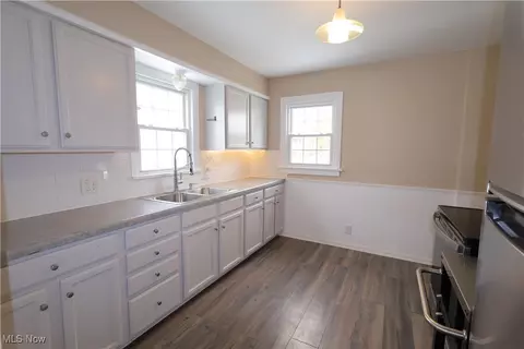 Kitchen - 190 Melrose Ave, Boardman, OH 44512 photo 2 of 2