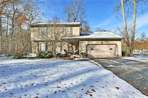 1450 Marlane Dr, Girard, OH 44420