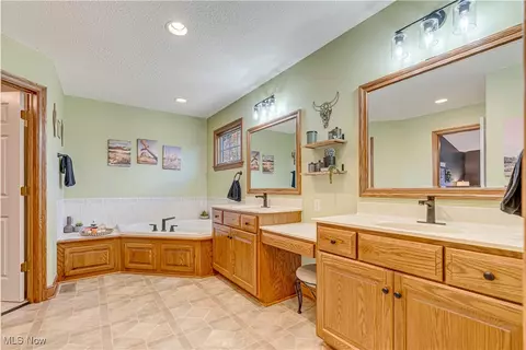 6880 Birchbark Ave NE, Canton, OH 44721 photo 37