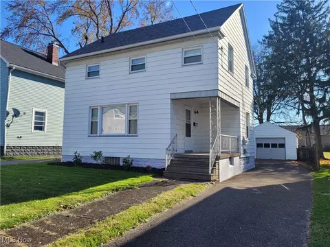 418 W Wilson St, Struthers, OH 44471