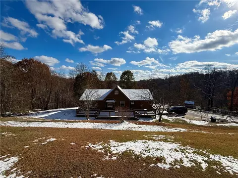 3326 Mount Carmel Ridge Rd, Saint Marys, WV 26170