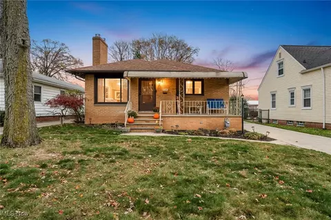 6453 Fernhurst Ave, Parma Heights, OH 44130