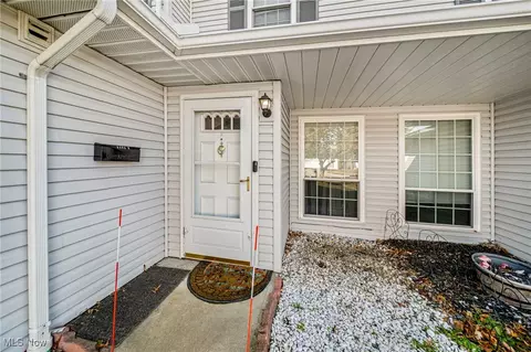 6896 Stratford Cir #B, Mentor, OH 44060