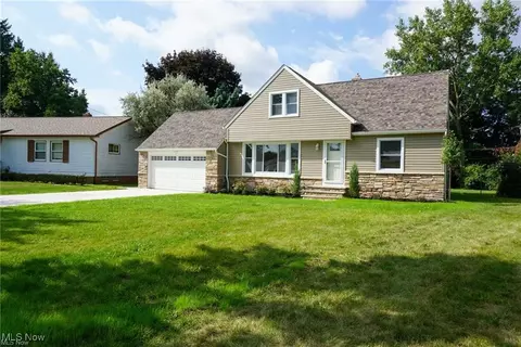 4528 S Frontenac Dr, Warrensville Heights, OH 44128
