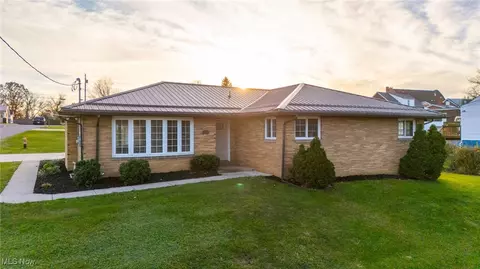 108 Elaine Ave, Follansbee, WV 26037