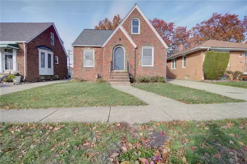 2918 North Ave, Parma, OH 44134