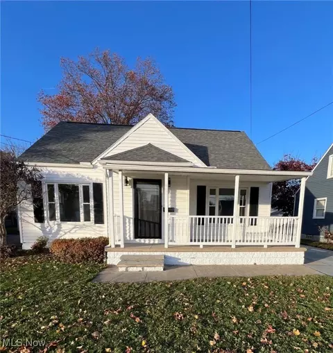 571 E Lake Ave, Barberton, OH 44203