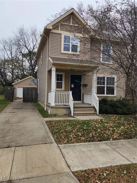 7211 Chamberlain Ave, Cleveland, OH 44104