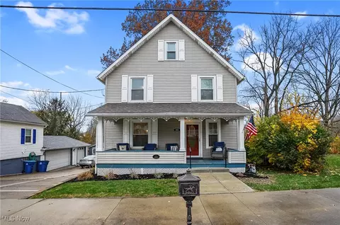 203 N Prospect Ave, Hartville, OH 44632