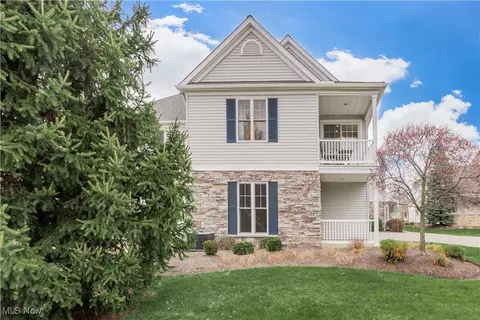 317 W Legend Ct #C, Highland Heights, OH 44143