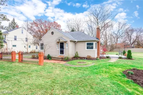 22247 Mastick Rd, Fairview Park, OH 44126
