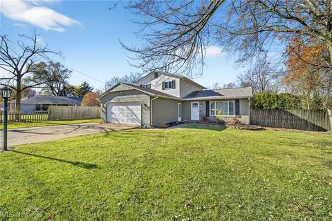 646 Dunny Ave, Sheffield Village, OH 44054