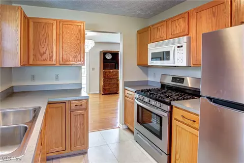 4626 Ruby Ln, Brunswick, OH 44212 photo 3
