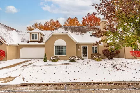 10397 W Cobblestone Ln, Twinsburg, OH 44087