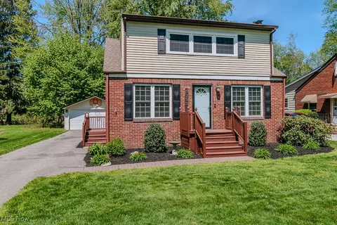 8353 Nowlen St, Mentor, OH 44060