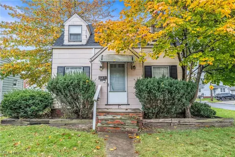 19702 Pawnee Ave, Cleveland, OH 44119