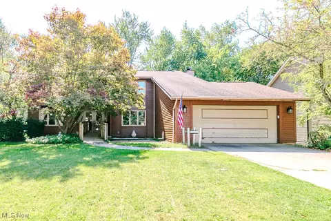 6464 Woodhawk Dr, Cleveland, OH 44124