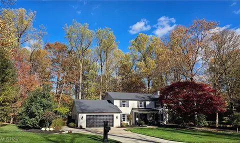 2385 Oakway St NW, North Canton, OH 44720