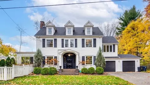 456 Merriman Rd, Akron, OH 44303