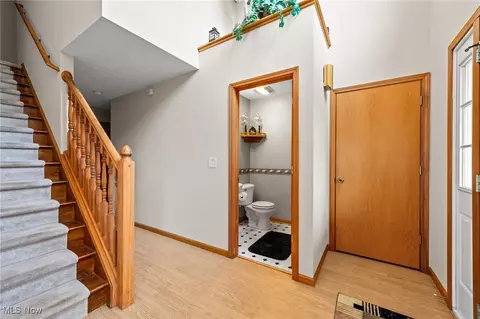 Entry Way - 7939 Giddings Rd, Rootstown, OH 44272 photo 2 of 4