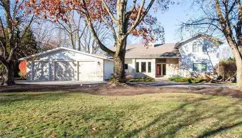 26091 Shaker Blvd, Beachwood, OH 44122