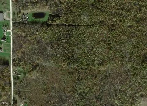 1148 Lewis Rd, Pierpont, OH 44082