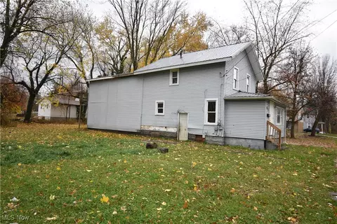 Exterior - 922 W 37th St, Ashtabula, OH 44004 photo 3 of 3