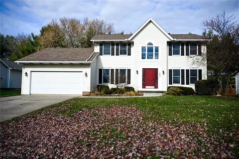 744 Lawrence Dr, Wadsworth, OH 44281
