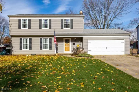 26646 Sweetbriar Dr, North Olmsted, OH 44070