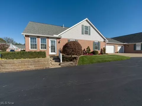 1713 Batavia St NW, Uniontown, OH 44685