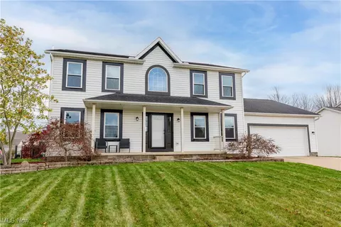 2394 Findlay Cir NW, Uniontown, OH 44685