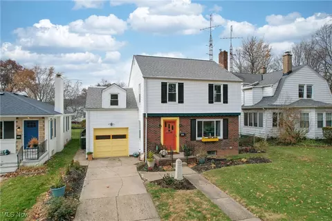 Exterior - 123 Linwood Ave NW, Canton, OH 44708 photo 2 of 6