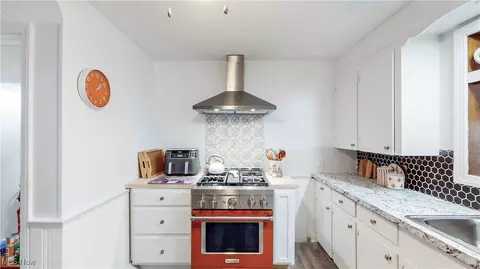 Kitchen - 123 Linwood Ave NW, Canton, OH 44708 photo 4 of 4