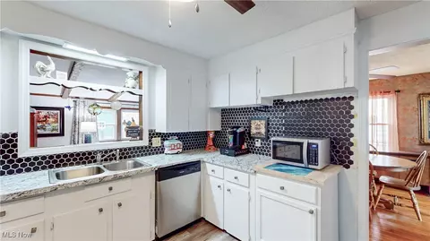 Kitchen - 123 Linwood Ave NW, Canton, OH 44708 photo 3 of 4