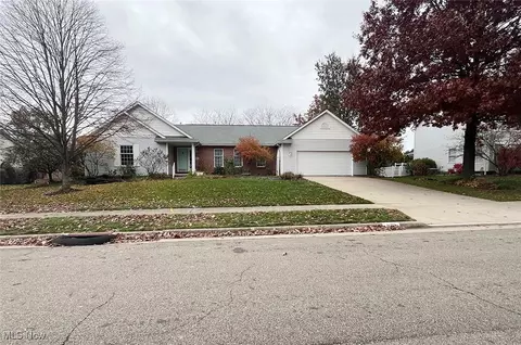 822 Sand Lot Cir, Louisville, OH 44641
